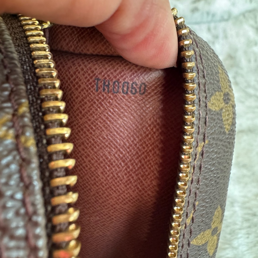 Louis Vuitton Amazone Crossbody Bag — Preloved Classic P0336 - Picture 16 of 17